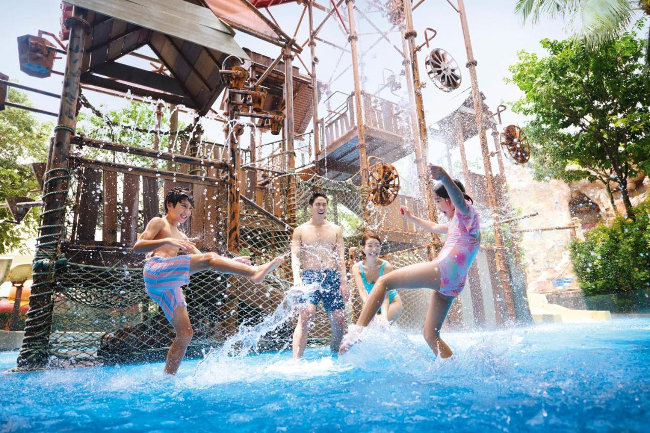 Resorts World Sentosa - Crockfords Tower Singapore Esterno foto